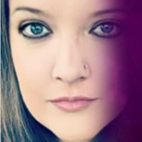 Meet your Posher, Angie - Picture 3 of 3